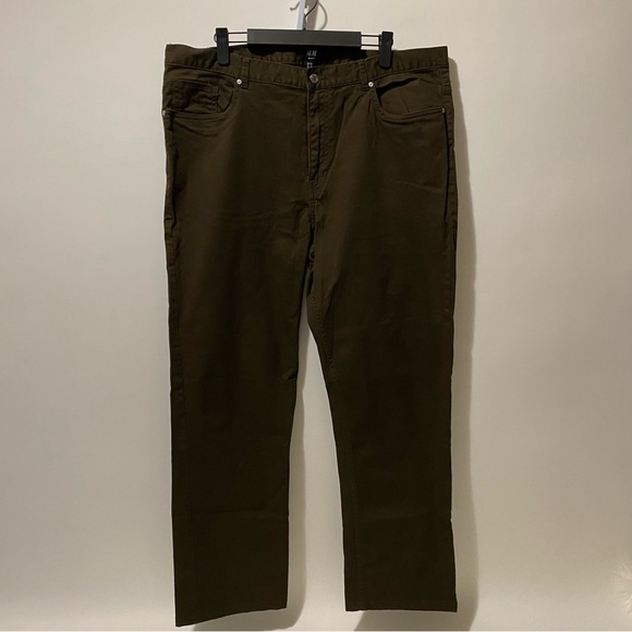 H&M Men's Khaki pants coupe skinny fit Size: 36”x 26 1/2” - Picture 1 of 5